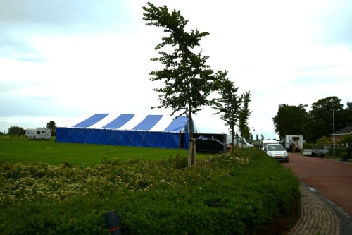 Tent staat in Ginnum